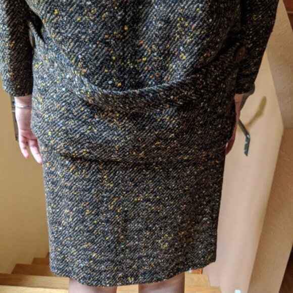 Vintage Brown Tweed Suit by Snyder-Craft of CA, Flattering Style, On Trend - Picture 8 of 16